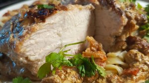 Куриные грудки  в сливках