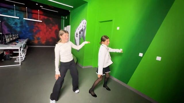 ТАНЦЕВАЛЬНЫЙ СИМУЛЯТОР