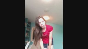 200 подписчиков - есть, внешка - есть! Сколько лет дадите по фото?