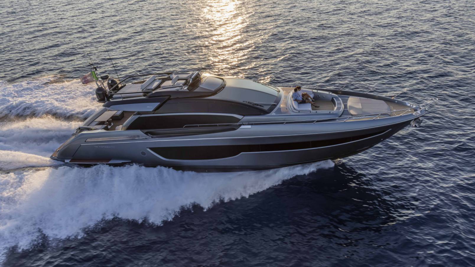 Riva 76' Perseo Super смотреть онлайн