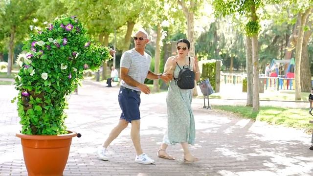 THEY COULDN'T BELIEVE WHAT THEY SAW !!! BUSHMAN PRANK