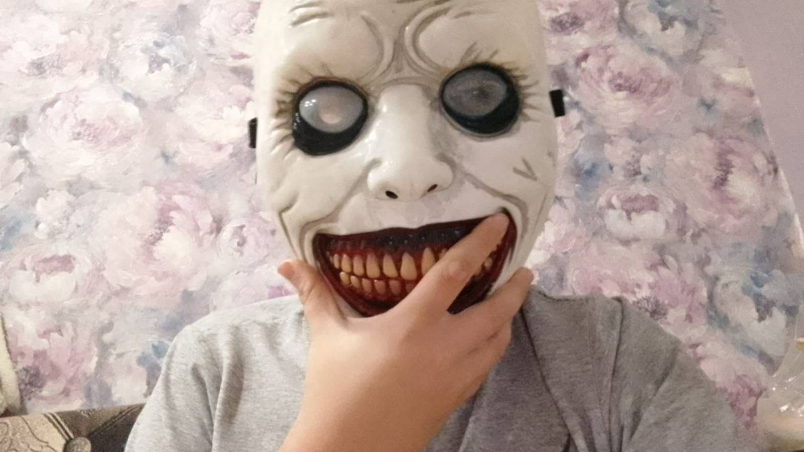 ВИТЯ СТАЛ МАНЬЯКОМ! Предыстория ответ. ВИДЕО ЗАПИСАНО КОГДА ВИТЯ ПРИЕХАЛ К СВОЕМУ ЗНАКОМОМУ С ГИПСОМ