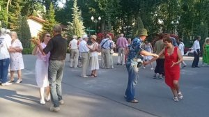 Налейте шампанского!!!💃🌹Танцы в парке Горького!!!🌴🌻Харьков🌹🌻2021 - 1080