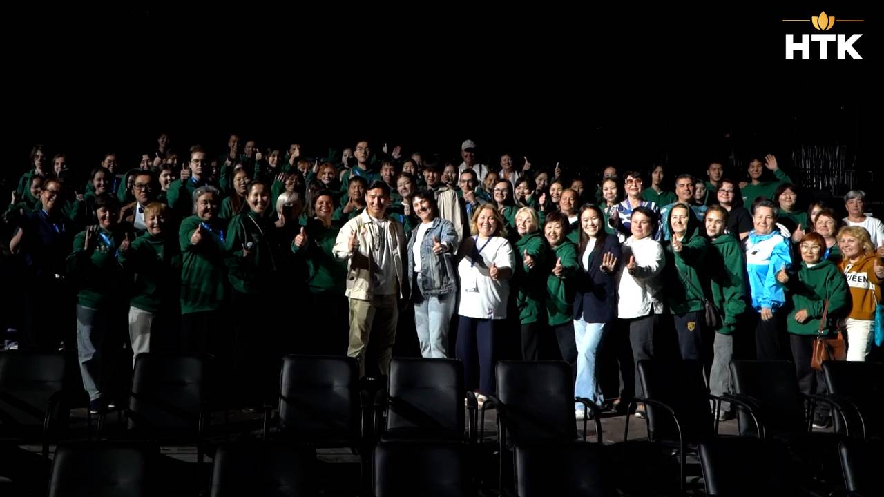 Глава Калмыкии Бату Хасиков встретился с волонтерами III Международного буддийского форума смотреть онлайн