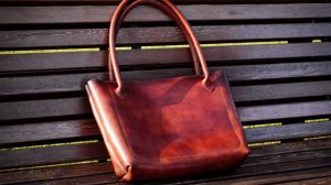 Кожаная сумка своими руками. Работа с кожей.