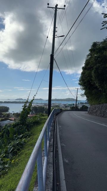 Панорама с гор единственного города Сейшельских островов.
