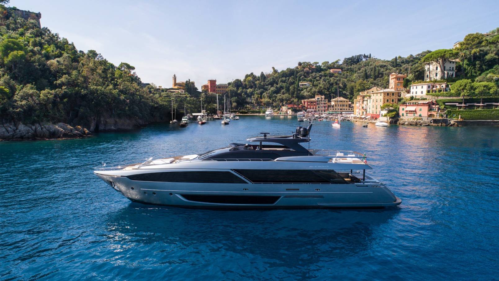 Riva 112' Dolcevita Super смотреть онлайн