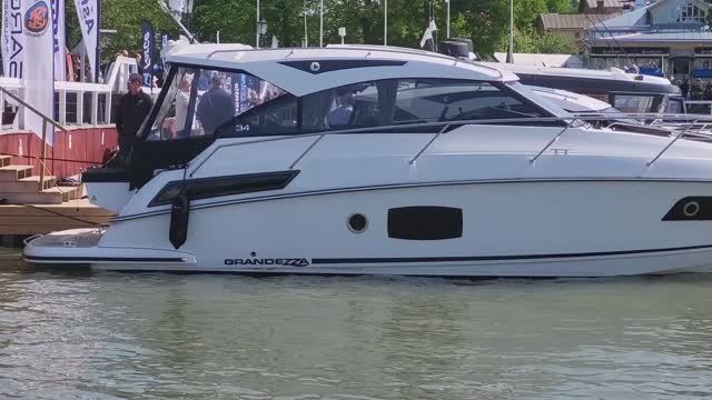 Grandezza 34 OC — мощь и комфорт в России | Yachts Expert