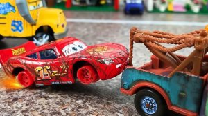 МУЛЬТИКИ ПРО МАШИНКИ. МОЛНИЯ МАКВИН И МЭТР -  НАСТОЯЩИЕ СТРИТРЕЙСЕРЫ НА ДОРОГЕ. КОРОЛИ УЛИЦЫ