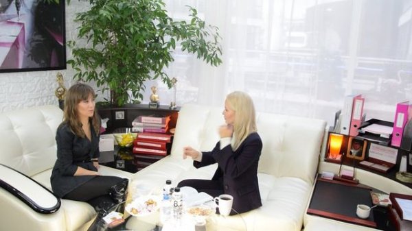 ЮЛИЯ БЕРЕТТА - интервью в центре Ручная Пластика. Эффект потрясающий! www.ruchnaya-plastika.ru