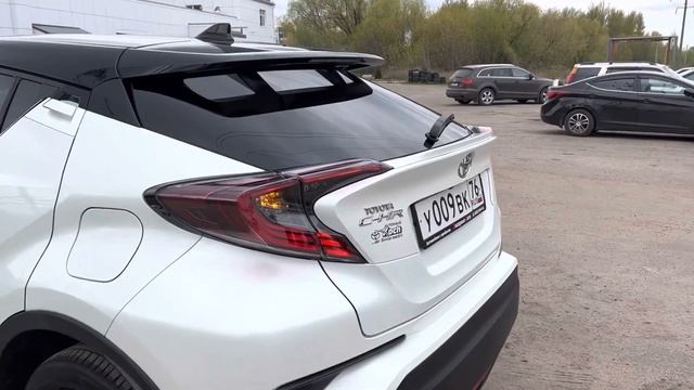 Toyota C-HR смотреть онлайн