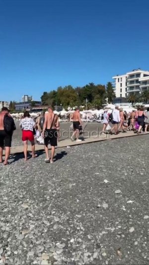 Отдыхающих эвакуируют с пляжей в Сочи 24 сентября
