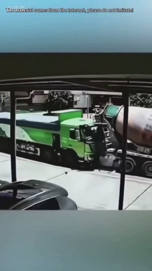 Иккита юк машиналари оралиғида тўхтамасликка ҳаракат қилинг, АГАРДА...