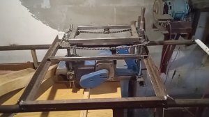 Самодельный рейсмус из электро рубанка.