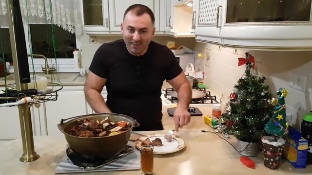 ГОТОВИМ МЯСНОЕ КАВКАЗСКОЕ БЛЮДО В ГОСТЯХ смотреть онлайн