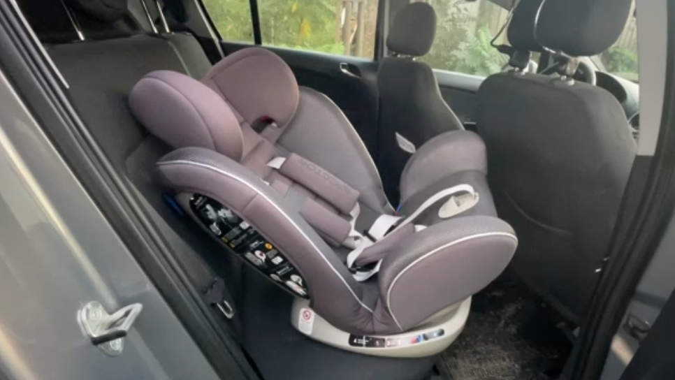 Как пристегнуть детское автокресло в автомобиле? смотреть онлайн