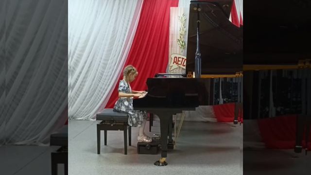 Л Книппер
"Полюшко -поле"
Васина Полина 7 лет смотреть онлайн