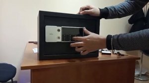 Сейф Deli ET550 | Ключ + электронный замок