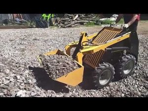 Мини погрузчик Лыткаринец П300 и вторичный щебень (бетонный бой)