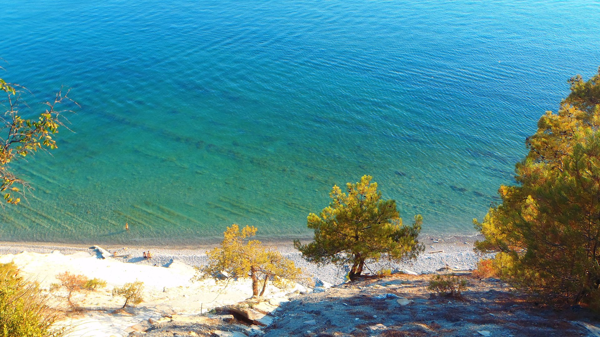 Голый пляж с девственной красотой в третьей щели. Геленджик. смотреть онлайн