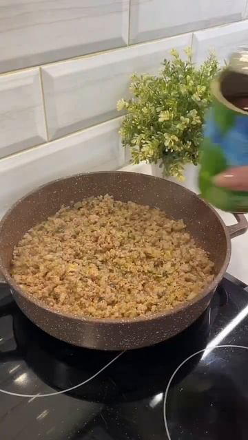 Готовлю подливу мясную из фарша с фасолью! смотреть онлайн