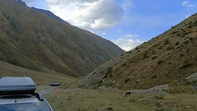 Поездка по ущелью смотреть онлайн