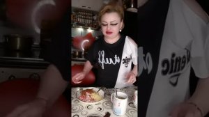 ВСЕМ ЗДАРОВА! ПРИЯТНОГО ВАМ АППЕТИТА !))