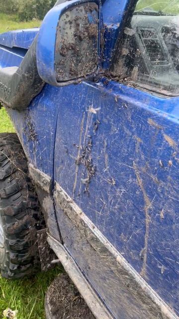 Сузуки эскудо -синий квадрат