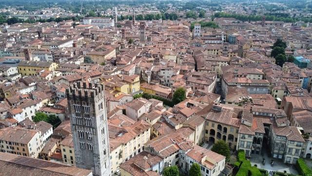 4K Drone Footage Italy - Tuscany - Lucca 1 смотреть онлайн