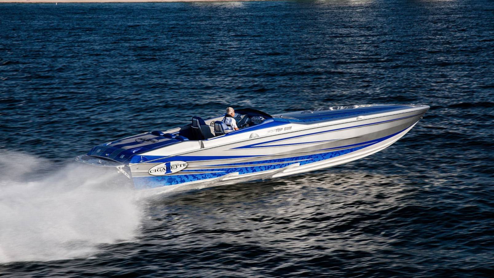 Cigarette 38 Top Gun смотреть онлайн
