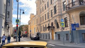 Погрузитесь в осень Москвы: Арбат и Хамовники в красках 2025! 🍂✨