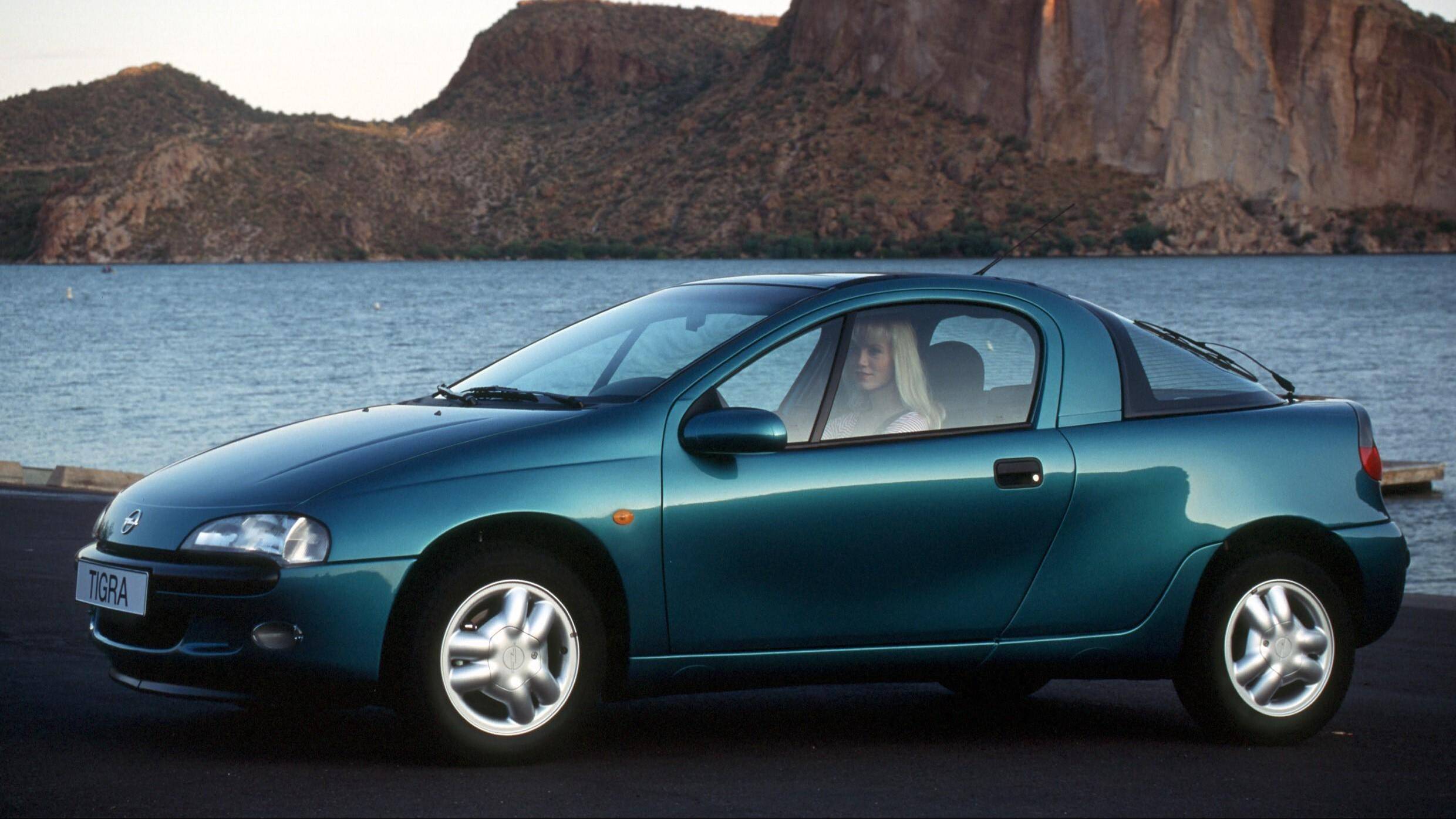 Замена прокладки ГБЦ Опель Тигра (Корса)