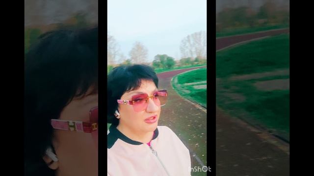 Бабулька после 55 лет бегает по стадиону вместе с каратистами. Малышковая команда футболистов ⚽⛹️♀️ смотреть онлайн