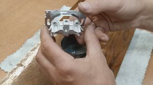 Как установить розетку в советский подрозетник