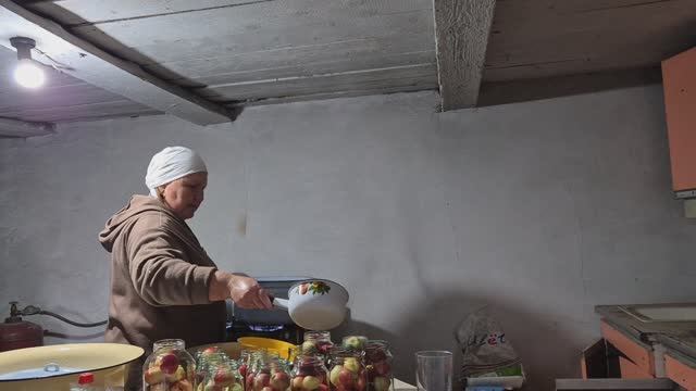 Первая банка хлопнулась в этом году/ консерва скумбрия/ смотреть онлайн