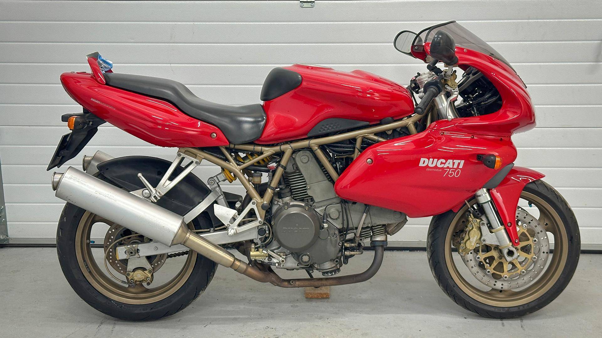 Ducati 750SS - ZDMV200AAYB003222 смотреть онлайн