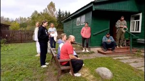 НА ДВУХ КОЗЛЯТ ДЕСЯТЬ НЯНЕК!