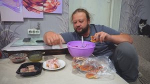 ПОМОГАЮ МАМЕ ПО ДОМУ И ВКУСНО УЖИНАЮ НА КУХНЕ МОТИВАЦИЯ НА УБОРКУ мою окна и стираем шторы ДЕРЕВНЯ