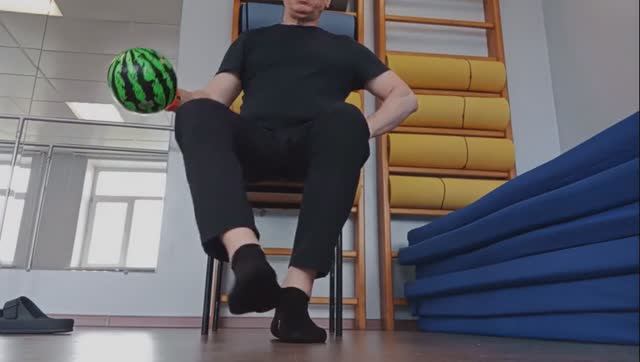 упражнения с мячиком