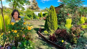 Южный сад в конце сентября. Яркие клумбы, что еще радует и плодоносит.