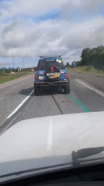 Сузуки эскудо -синий квадрат