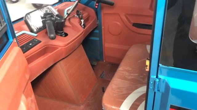 Трицикл электрический с двухрядной кабиной!