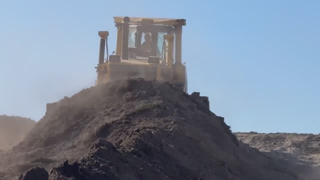 Бульдозер Komatsu D275AX смотреть онлайн