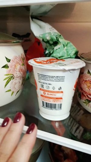 ЗЛАЯ МАТЬ МОРИТ РЕБЕНКА ГОЛОДОМ 😁