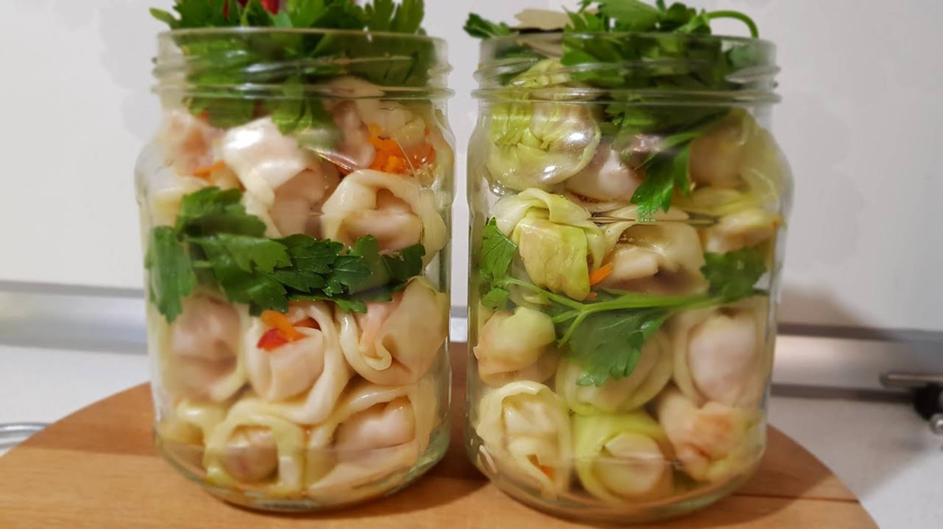 Боже как это вкусно! Капустные рулетики в банке на зиму по-корейски. смотреть онлайн