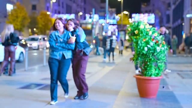 Bushman Prank_ The Bush That Scares Everyone In Madrid !!!