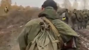 ‼️🇷🇺Ооу молодой 
Кружит ворон над землей
Пули летят за спиной 
В бой да с буйной головой🇷🇺