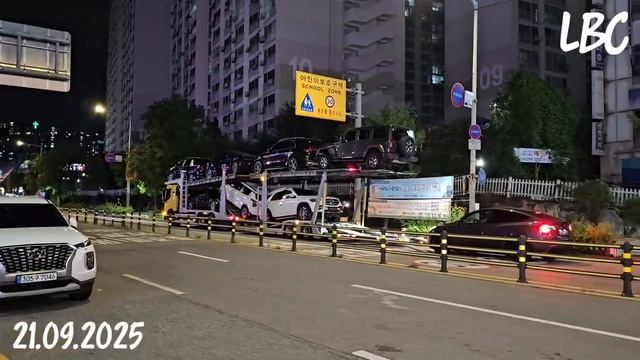 Погрузка автомобилей из Республики Корея на автовоз для дальнейшей отправки в порт Республики Корея.