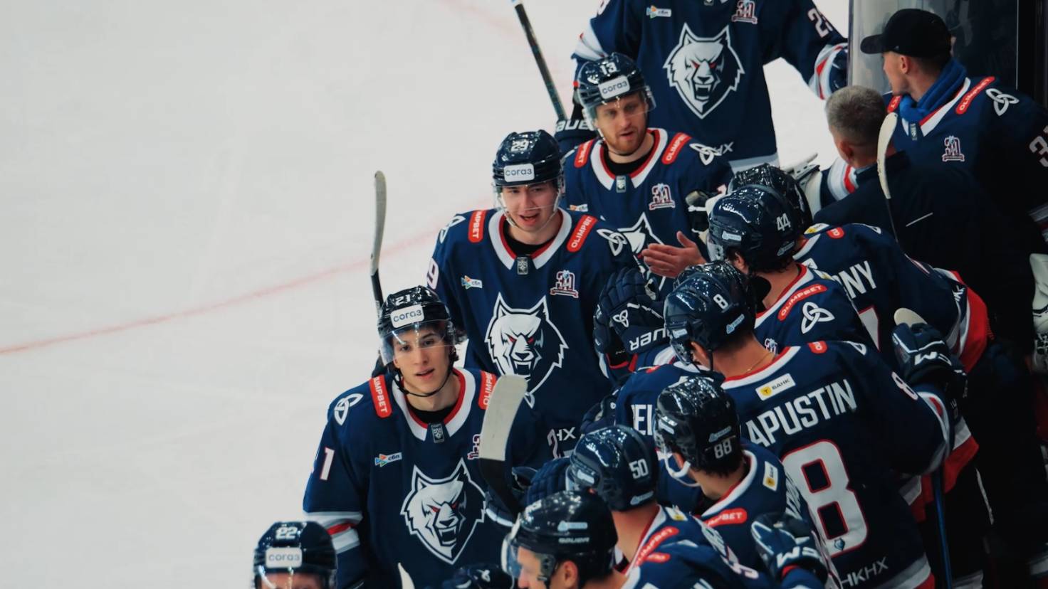 Атмосферное видео матча "Нефтехимик" - "Автомобилист" смотреть онлайн