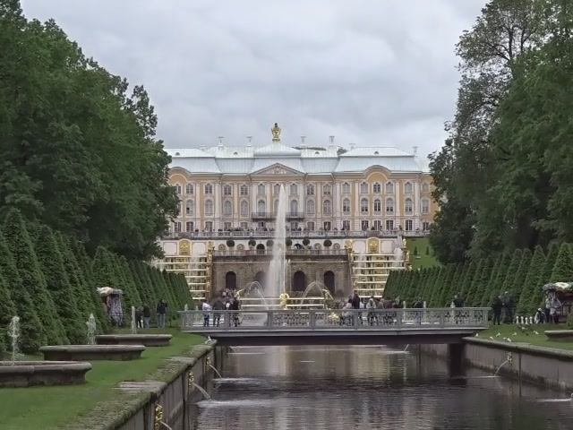 Петергоф. Экскурсия по Нижнему парку на электропаровозике 🤗 смотреть онлайн